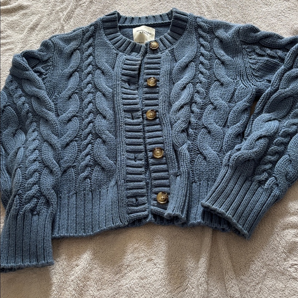 Abercrombie and Fitch Short Cable Knit Cardigan S